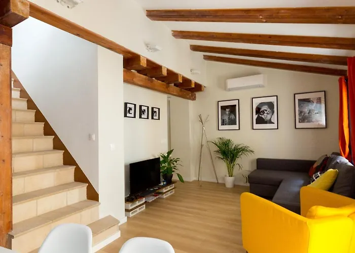 Ca3 - Duplex De Dos En El Centro Histórico Con Garaje *