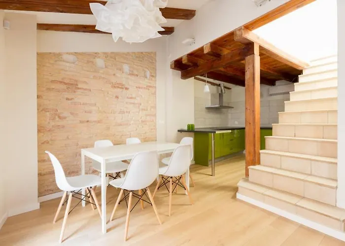 Apartamento Ca3 - Duplex De Dos En El Centro Histórico Con Garaje